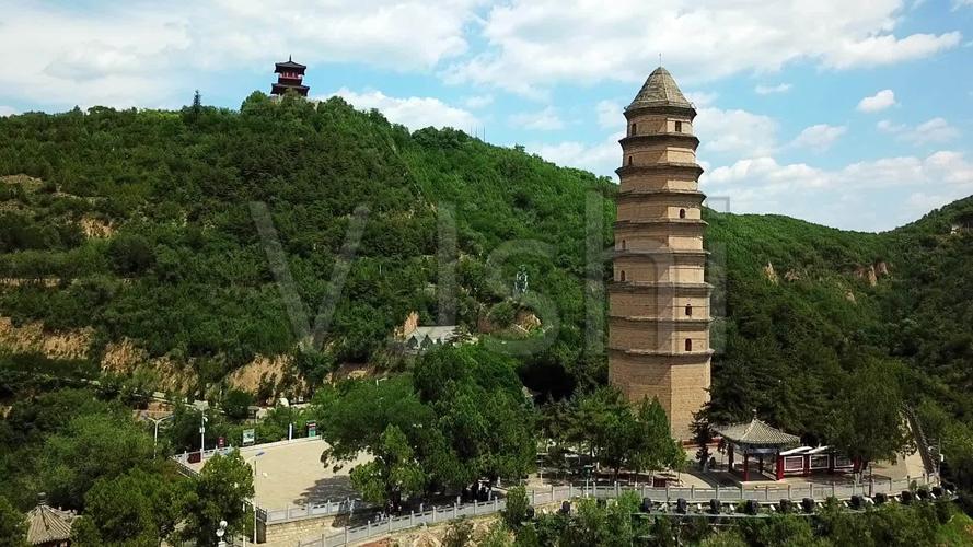 航拍延安宝塔山白昼风光高清_1920x1080_高清视频素材下载(编号