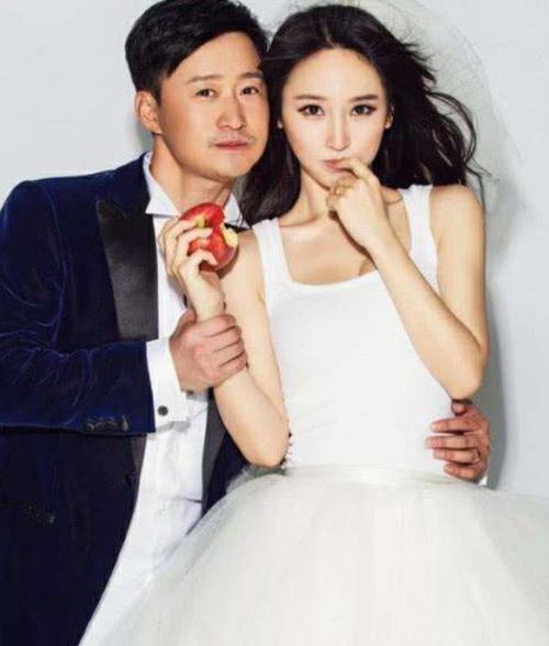难怪吴京不愿意晒老婆照片,当谢楠长发照流出时