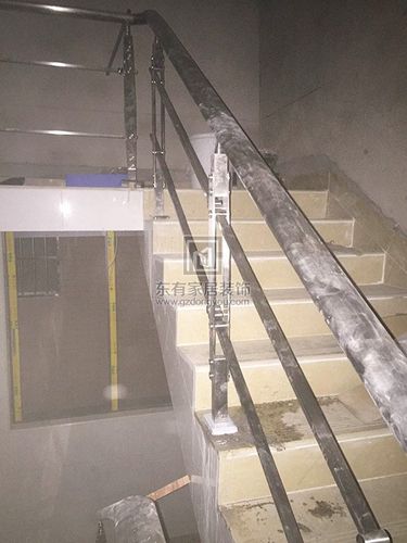 03 番禺大龙新村梁太太不锈钢楼梯扶手 fs-037