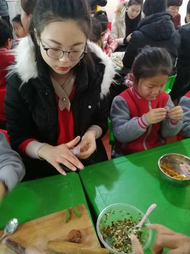 袁家沟幼儿园大一班,庆元旦,迎新年——包饺子亲子活动!