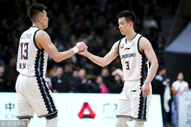 同样是国家队首发,为何对赵继伟一致好评,郭艾伦却功过参半?