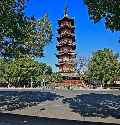 宁波古代的历史上,曾被视作标志性的建筑,天封塔