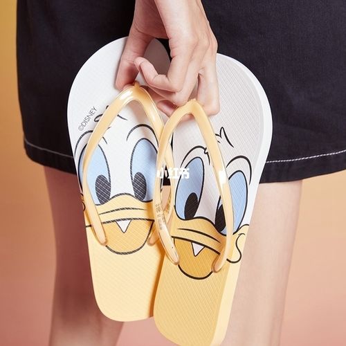 热风联名迪士尼人字拖_人字拖_迪士尼怎么样_单鞋_夏天去哪玩_热风单