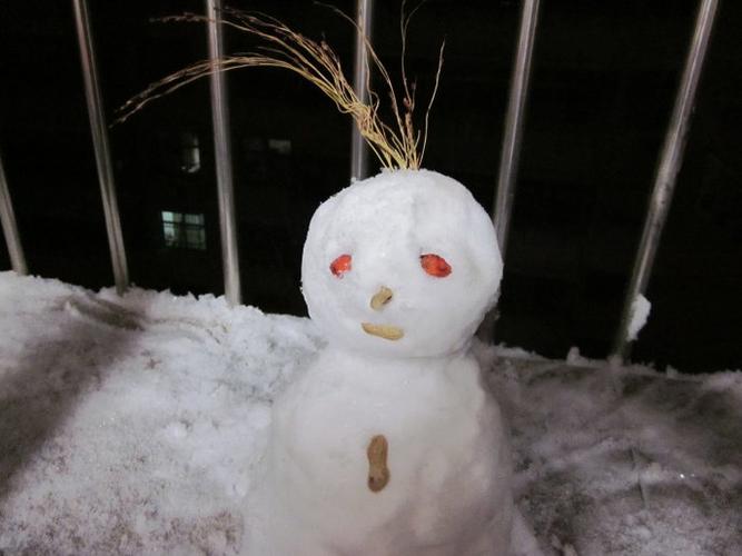 阳台上的小雪人
