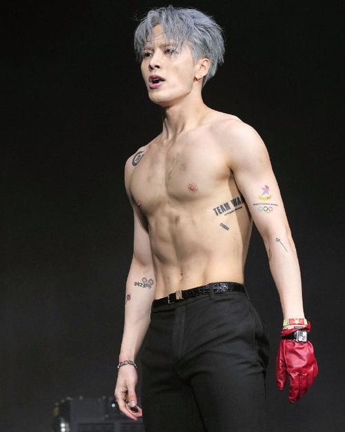 王嘉尔纹身##王嘉尔科切拉音乐节