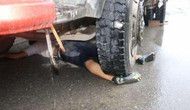 路人惨遭大货车压成"肉饼",司机竟称自己无辜,交警也判司机无责!
