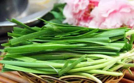 开春韭菜最好,但不能和它一起吃!