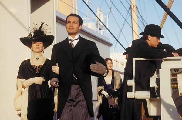 泰坦尼克号卡尔·霍克利剧照(1/20)