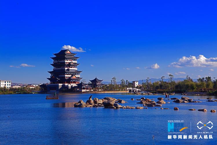 位于云南省保山市中心城区的青华湖.(新华网发)