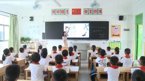 图片来源:河源广播电视台   在河源市源城区越王小学的课堂里,一场以"