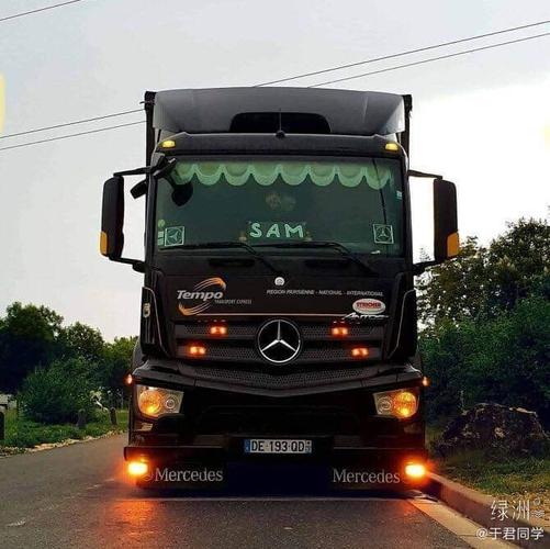 高清汽车美图一组非常有范的奔驰大卡车