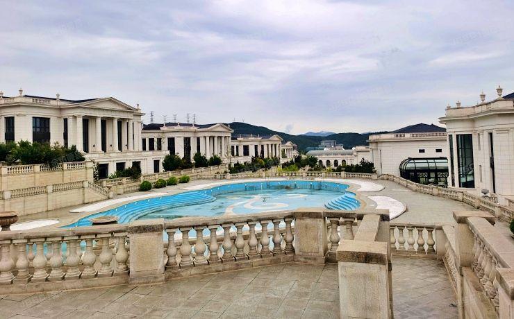 门头沟区石龙西路28号院8号楼1至2层101长安壹号半山上的宫殿独栋