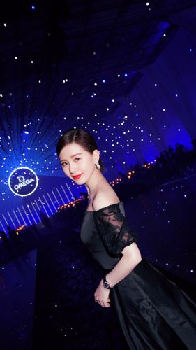 系列##刘诗诗#@刘诗诗 受邀出席欧米茄致敬星座系列女士腕表尊享晚宴!