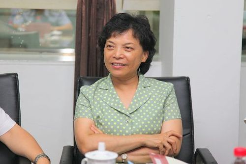 现任公安部宣传局局长,公安部新闻发言人,一级警监,历任公安部禁毒局