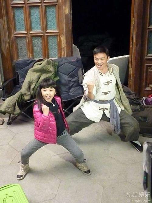 《板凳》探班日遇重场戏 王宝强张子枫合练功夫