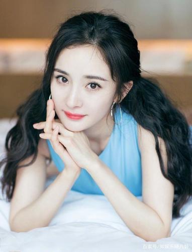 「多图」杨幂维密宣传照曝光睡衣上阵散发女人味