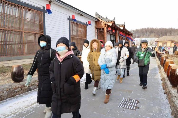 交通十分便利 作为途中一站 古村落位于 安图县松江镇,坐落在明长公路