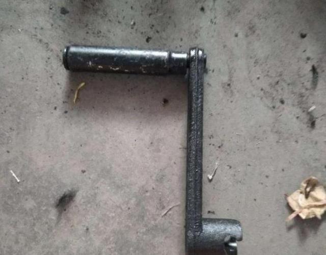 它就是称霸中国大陆一时的"车王"——手扶拖拉机的"钥匙",虽然很多人