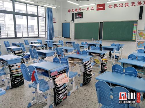 为了对学生在校的健康状况进行及时有效的跟踪观察,学校在每间教室