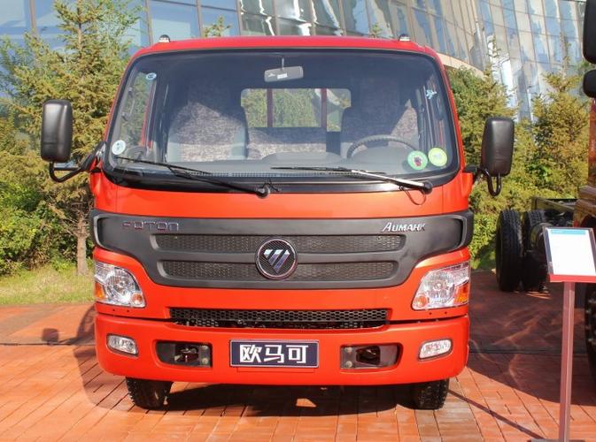 福田欧马可3系 141马力 3.8米排半栏板轻卡外观图(1/24)