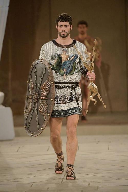 资讯 练习素材 文章详情动漫服装参考 ▏古希腊风格的典雅服饰搭配.