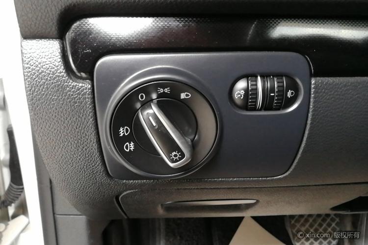 大众高尔夫大灯开关