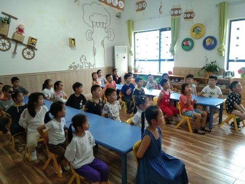 小橡树幼儿园学前一班《大暑主题活动》