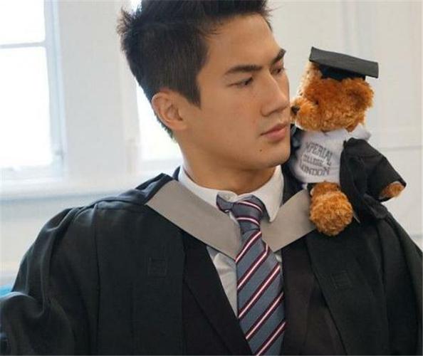 郭子豪tvb个人资料郭子豪肌肉壮硕身材线条完美