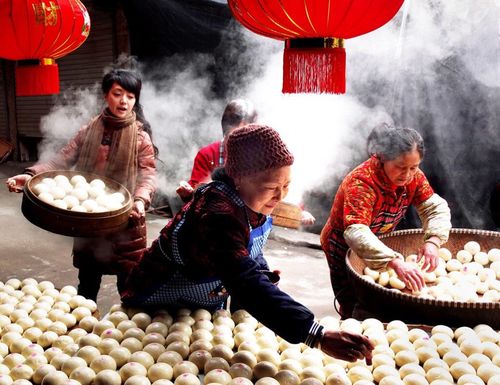 体验年味之二,蒸馒头         提起馒头可谓历史悠久