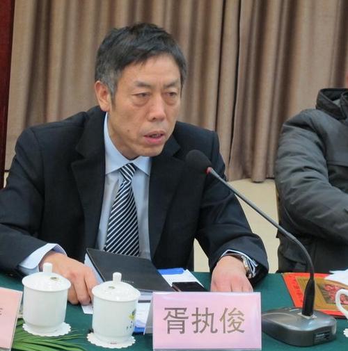 胥执俊,男,汉族,1957年2月生,四川盐亭人,中共党员,大专文化,曾任绵阳