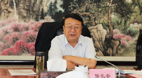 侯长安一行听取了黄石市委关于近期追逃追赃工作推进情况的汇报,并与