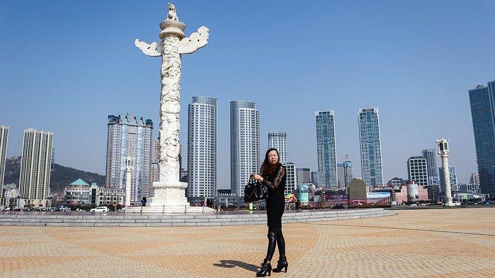 公园连为一片是大连的标志性的景点其中星海广场是亚洲最大的城市广场