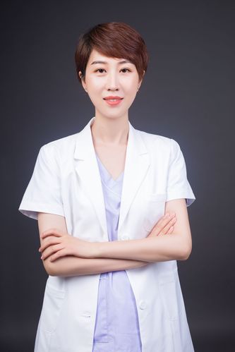  p>王亚璐,女,成都锦江华生医美医疗美容医生 /p>