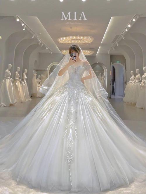 婚纱设计图迪士尼公主的婚纱礼服大裙摆白色婚纱你喜欢哪一款