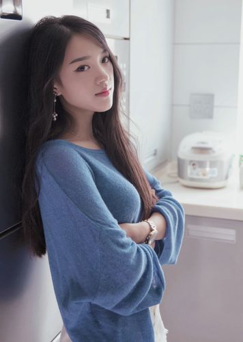 贤淑端庄的气质女孩令人青睐私房照写真图片下载