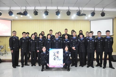 模拟"两会",争做小小代表 - 四川司法警官职业学院
