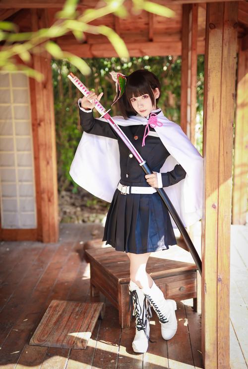 鬼灭栗花落香奈乎超还原cos,好想扯一下姐姐的歪马尾