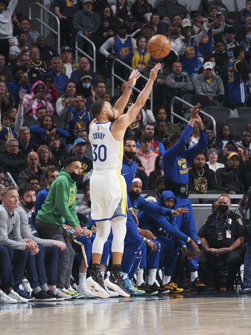 2974个三分库里超越雷阿伦加冕nba历史三分王