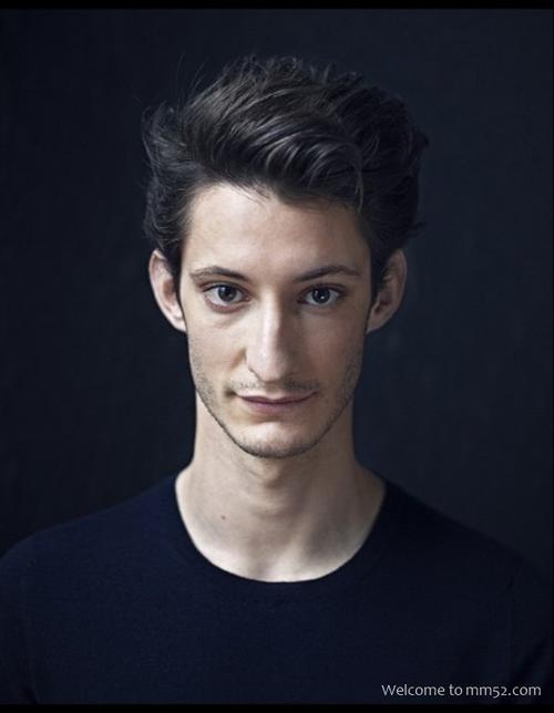 皮埃尔·尼内 pierre niney 图片 no.26 (原图分辨率: 466 x 600)