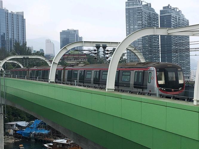港铁南港岛线中国制列车【s—train】