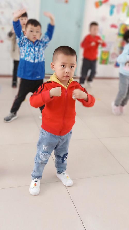 闻喜县万福花园幼儿园帅气宝贝——赵晨皓 - 美篇