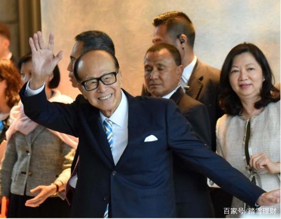 李泽钜借出4个酒店做隔离设施李嘉诚再捐3千万助力香港抗疫