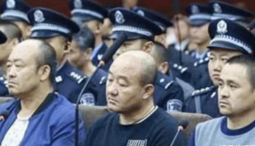 吉林黑社会老大被逮捕,背后有多把保护伞,目无法律,终究受到了处罚