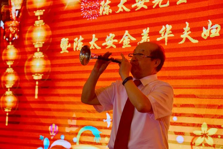 李学义秘书长与市竹笛艺术委员会李明章会长,徐昌盛副会长,陈太安大师