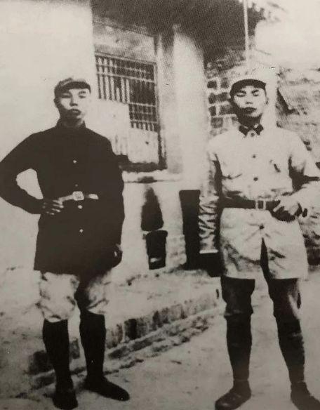 1987年,曾士峨的家乡人民,将曾士峨的遗骸从兴国迁葬至会龙山,这个碑