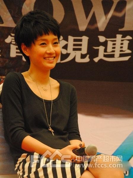 《婚姻保卫战》将播出 马伊俐坐在街边吃烤串