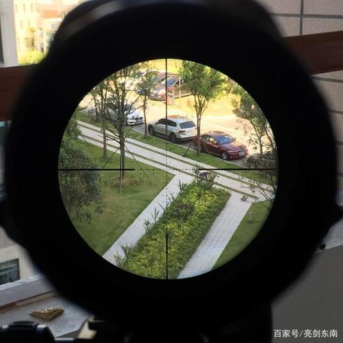 狙击手射击时,最怕狙击镜里出现这一画面,汗毛都竖起来了