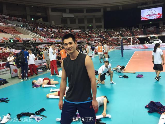 女排最帅男陪练李童走红 身高195仍单身