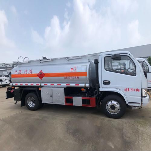 河南供应小型5吨油罐车工地流动加油车道路运输运油车