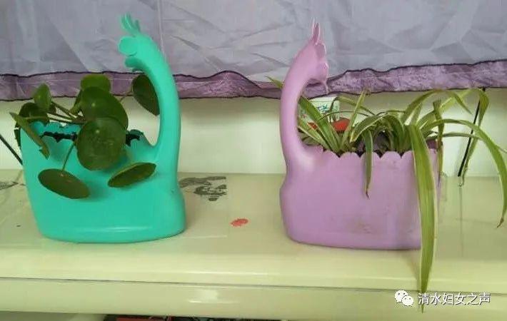 白驼镇白驼村刘芳华手工制作飞机,花盆作品